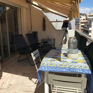 https://nice-28-m-studio-with-balcony.fr-provencehotel.com